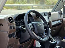 
										LC76 DIESEL 2.8T – STD – E – DIFF LOCK – A/T – WHITE INSIDE BEIGE – 2025 – OMANI full									