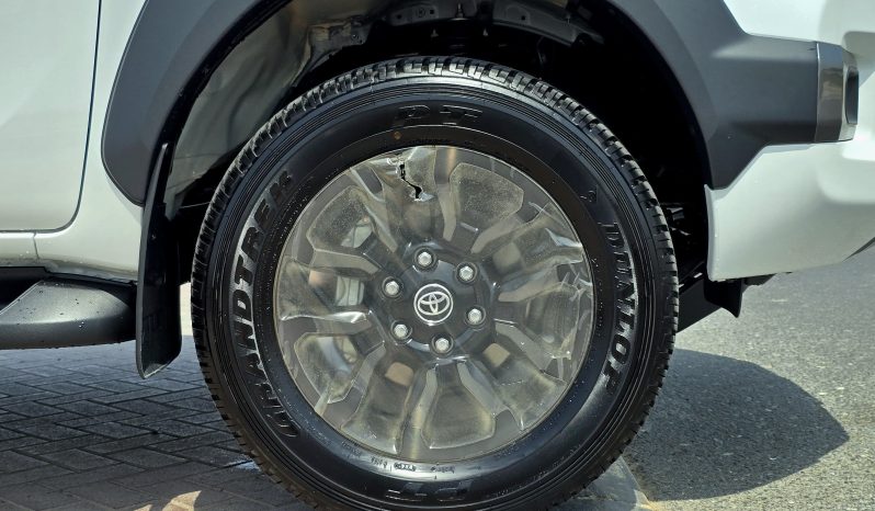 
								HILUX ADVENTURE PETROL 4.0L – FULL WITH COMPRESSOR – WHITE INSIDE BLACK – OMANI full									