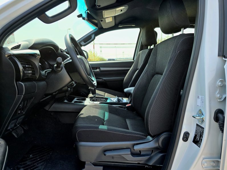 HILUX ADVENTURE PETROL 4.0L – FULL WITH COMPRESSOR – WHITE INSIDE BLACK – OMANI