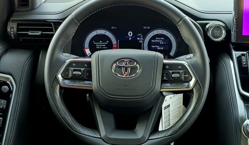 
								TOYOTA LC300 PETROL 3.5L VXR – Z – RADAR – FULLY LOADED – 2025 MODEL – BLACK INSIDE BLACK/RED – OMANI full									