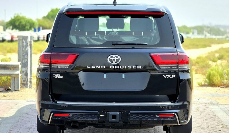 
								TOYOTA LC300 PETROL 3.5L VXR – Z – RADAR – FULLY LOADED – 2025 MODEL – BLACK INSIDE BLACK/RED – OMANI full									