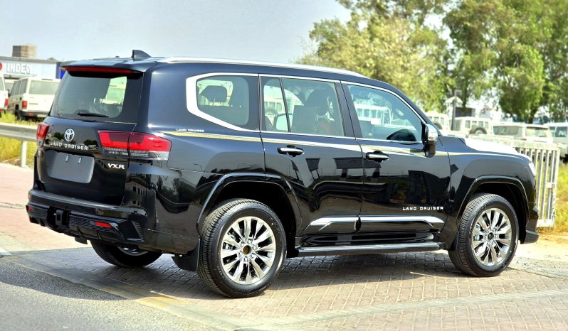 
								TOYOTA LC300 PETROL 3.5L VXR – Z – RADAR – FULLY LOADED – 2025 MODEL – BLACK INSIDE BLACK/RED – OMANI full									