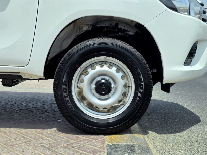 TOYOTA HILUX DIESEL 2.4 NARROW – A/T – BASIC – POWER WINDOWS – 2024 MODEL – WHITE INSIDE BLACK – OMANI