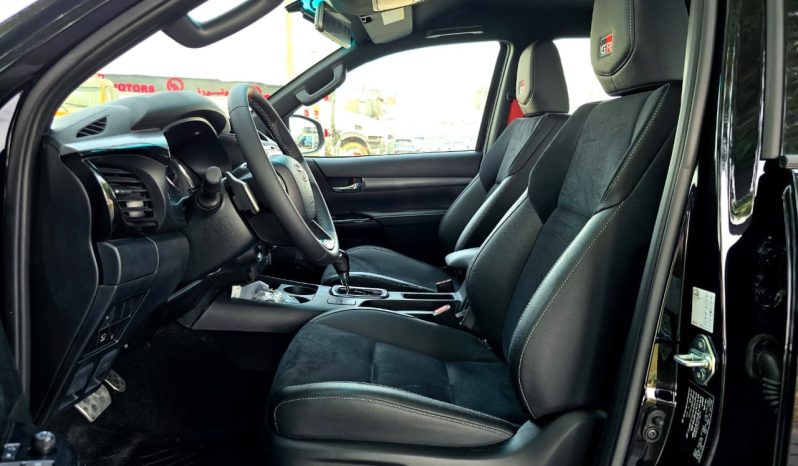 
								TOYOTA HILUX GR -S PETROL 4.0 – DIGITAL MIRROR – FULL OPTIONS – 2025 MODEL – BLACK INSIDE BLACK – OMANI full									