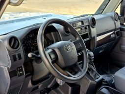 
										LC79 DC PETROL 4.0 AT – DIFF LOCK – STD – 2025 MODEL – GRAY INSIDE GRAY – OMANI full									