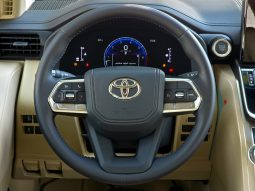 
										TOYOTA LC300 GXR – G – 3.5L – WITHOUT SUNROOF – 18 ALLOY WHEELS – DRIVER POWER SEAT – 2025 MODEL – WHITE INSIDE BEIGE – OMANI full									