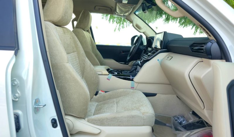 
								TOYOTA LC300 GXR – G – 3.5L – WITHOUT SUNROOF – 18 ALLOY WHEELS – DRIVER POWER SEAT – 2025 MODEL – WHITE INSIDE BEIGE – OMANI full									