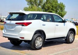 
										TOYOTA FORTUNER PETROL 2.7 – MANUAL A.C – ALLOY WHEELS – 2025 MODEL – WHITE INSIDE BROWN – YEMEN SPECS full									