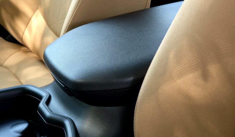 
								TOYOTA RAV4 2.5 HYBRID – XLE – G – MID OPTIONS – 2025 MODEL – WHITE INSIDE BEIGE – GCC SPECS full									