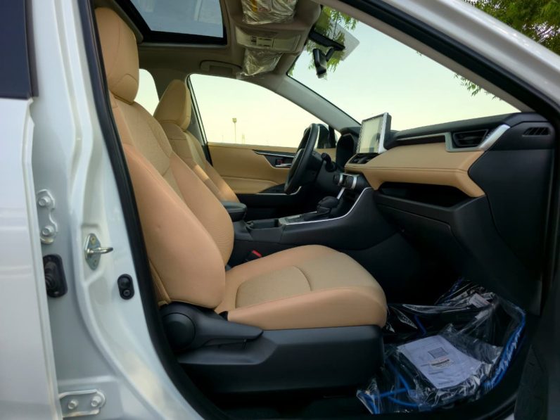 TOYOTA RAV4 2.5 HYBRID – XLE – G – MID OPTIONS – 2025 MODEL – WHITE INSIDE BEIGE – GCC SPECS