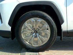 
										TOYOTA RAV4 2.5 HYBRID – XLE – G – MID OPTIONS – 2025 MODEL – WHITE INSIDE BEIGE – GCC SPECS full									