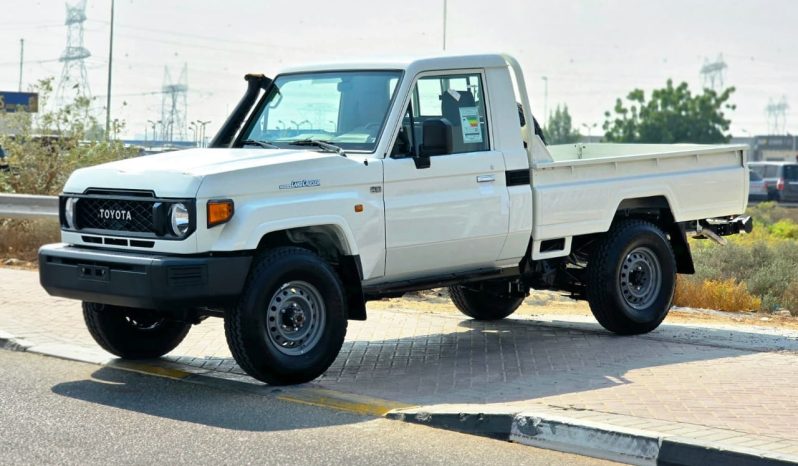 
								_TOYOTA LC79 SINGLE CABIN DIESEL 2.8 MT – STD – E – MODEL 2025 – WHITE INSIDE BEIGE – GCC SPECS full									