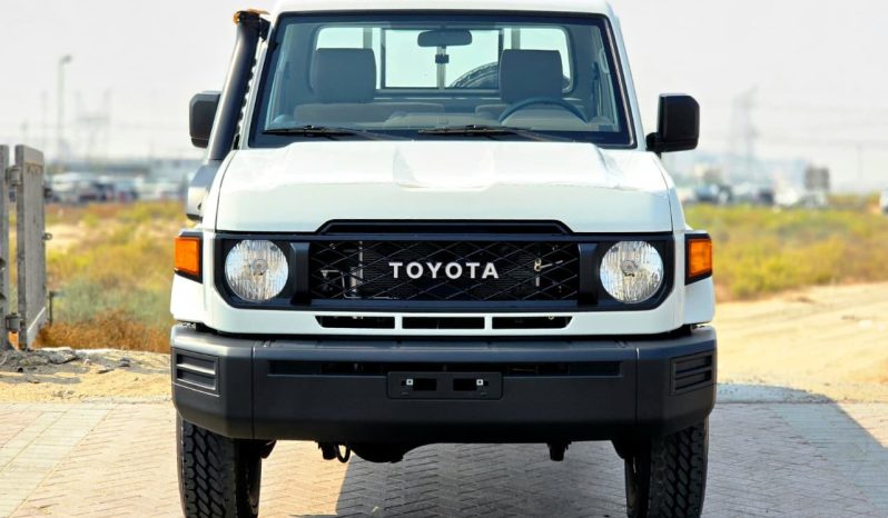 
								_TOYOTA LC79 SINGLE CABIN DIESEL 2.8 MT – STD – E – MODEL 2025 – WHITE INSIDE BEIGE – GCC SPECS full									