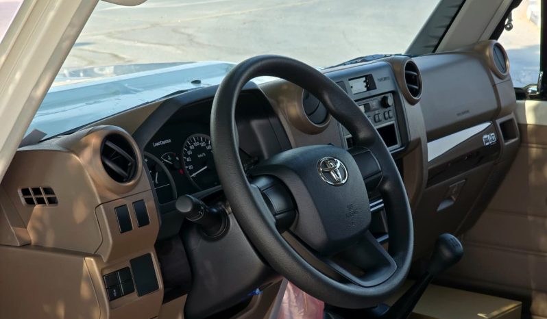 
								_TOYOTA LC79 SINGLE CABIN DIESEL 2.8 MT – STD – E – MODEL 2025 – WHITE INSIDE BEIGE – GCC SPECS full									