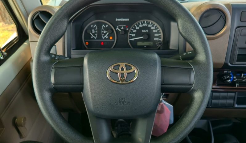 
								_TOYOTA LC79 SINGLE CABIN DIESEL 2.8 MT – STD – E – MODEL 2025 – WHITE INSIDE BEIGE – GCC SPECS full									