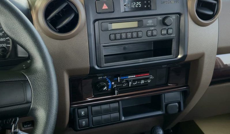 
								_TOYOTA LC79 SINGLE CABIN DIESEL 2.8 MT – STD – E – MODEL 2025 – WHITE INSIDE BEIGE – GCC SPECS full									
