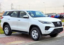 TOYOTA FORTUNER 2.4 DIESEL – STANDARD OPTIONS – 2025 MODEL – WHITE INSIDE BROWN – GCC SPECS