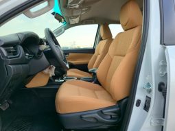 
										TOYOTA FORTUNER 2.4 DIESEL – STANDARD OPTIONS – 2025 MODEL – WHITE INSIDE BROWN – GCC SPECS full									