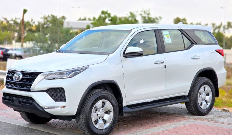 
								TOYOTA FORTUNER 2.4 DIESEL – STANDARD OPTIONS – 2025 MODEL – WHITE INSIDE BROWN – GCC SPECS full									