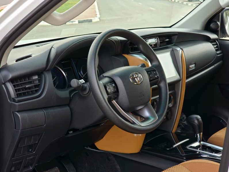 TOYOTA FORTUNER 2.4 DIESEL – STANDARD OPTIONS – 2025 MODEL – WHITE INSIDE BROWN – GCC SPECS