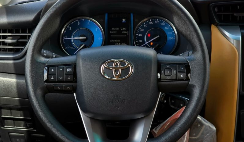 
								TOYOTA FORTUNER 2.4 DIESEL – STANDARD OPTIONS – 2025 MODEL – WHITE INSIDE BROWN – GCC SPECS full									