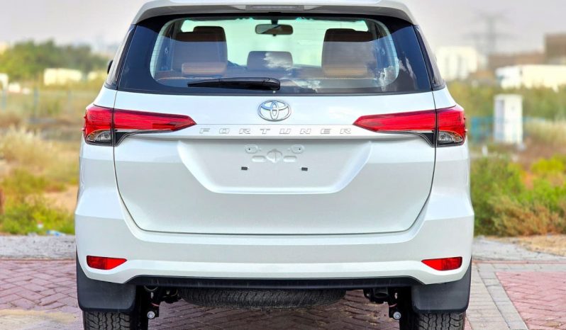 
								TOYOTA FORTUNER 2.4 DIESEL – STANDARD OPTIONS – 2025 MODEL – WHITE INSIDE BROWN – GCC SPECS full									