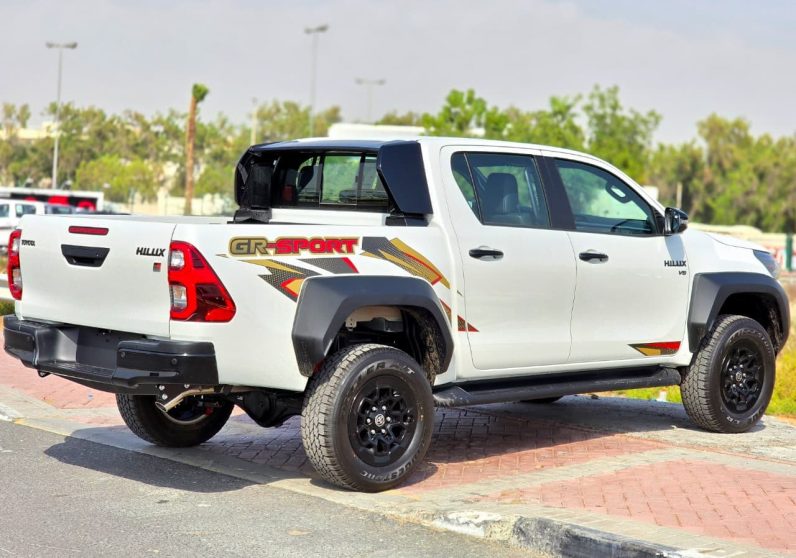 TOYOTA HILUX GR -S PETROL 4.0 – DIGITAL MIRROR – FULL OPTIONS – 2025 MODEL – WHITE INSIDE BLACK – GCC SPECS