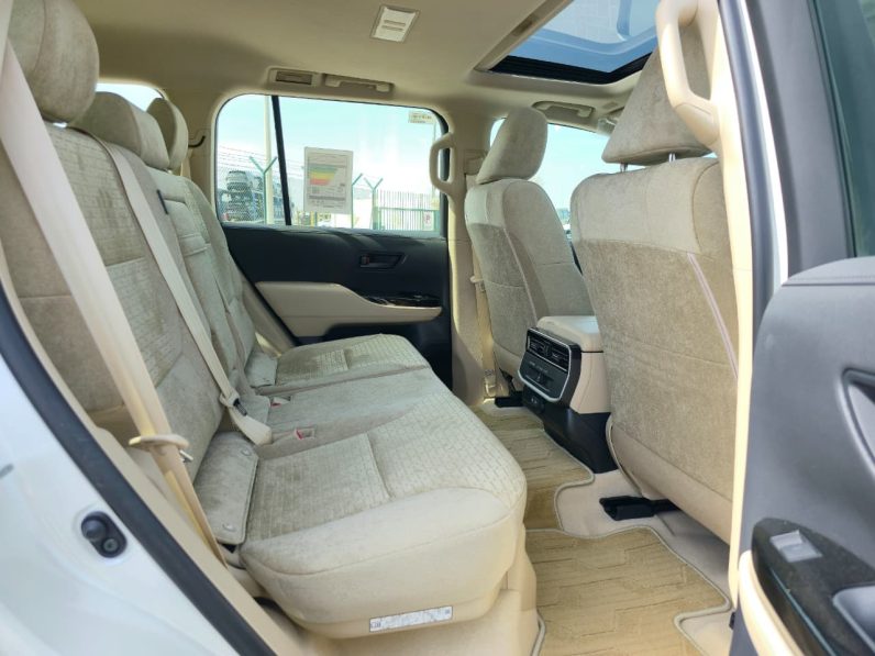 TOYOTA LC300 4.0L PETROL – GXR MID – SUNROOF – 18” A/W – 2025 MODEL – WHITE INSIDE BEIGE