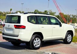 
										TOYOTA LC300 4.0L PETROL – GXR MID – SUNROOF – 18” A/W – 2025 MODEL – WHITE INSIDE BEIGE full									