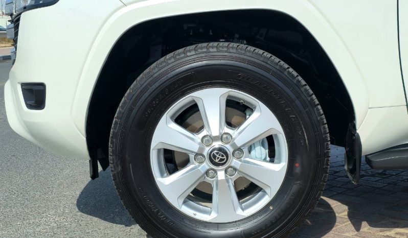 
								TOYOTA LC300 4.0L PETROL – GXR MID – SUNROOF – 18” A/W – 2025 MODEL – WHITE INSIDE BEIGE full									