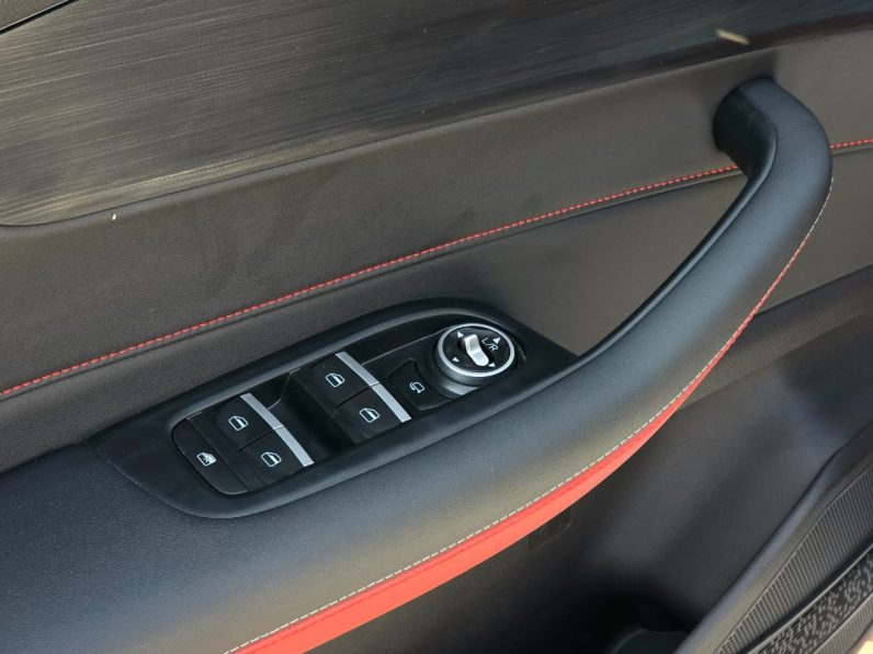 TIGGO 4 PRO – 1.5L – LUXURY SPECS – GCC – 2026 MODEL – SILVER INSIDE BLACK/RED – GCC SPECS