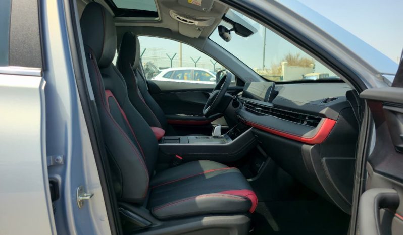 
								TIGGO 4 PRO – 1.5L – LUXURY SPECS – GCC – 2026 MODEL – SILVER INSIDE BLACK/RED – GCC SPECS full									