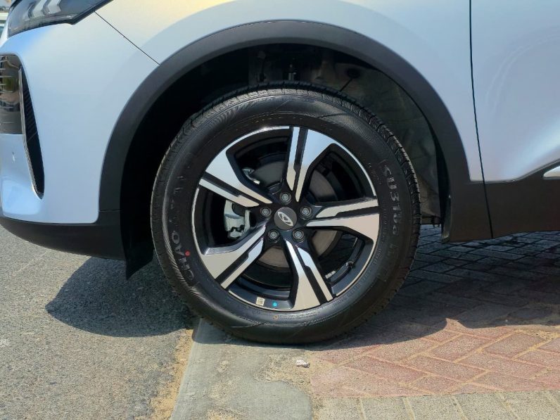 TIGGO 4 PRO – 1.5L – LUXURY SPECS – GCC – 2026 MODEL – SILVER INSIDE BLACK/RED – GCC SPECS