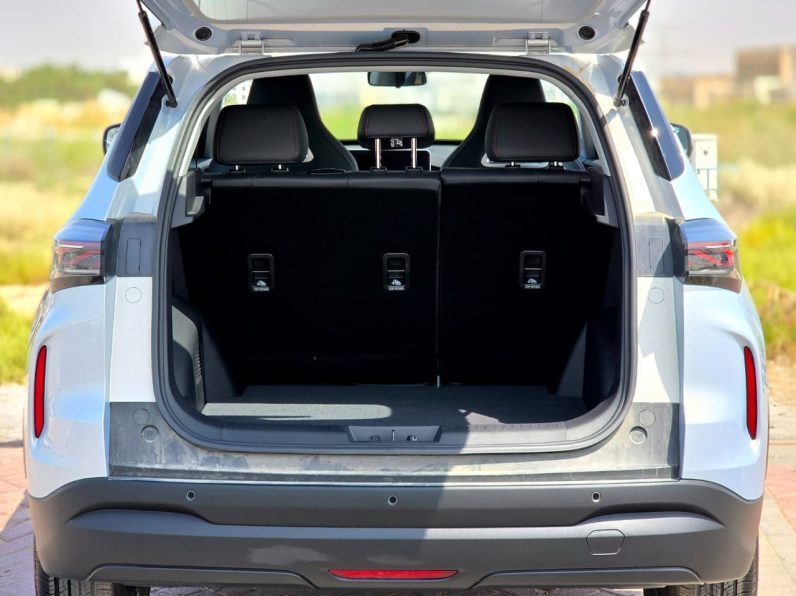 TIGGO 4 PRO – 1.5L – LUXURY SPECS – GCC – 2026 MODEL – SILVER INSIDE BLACK/RED – GCC SPECS