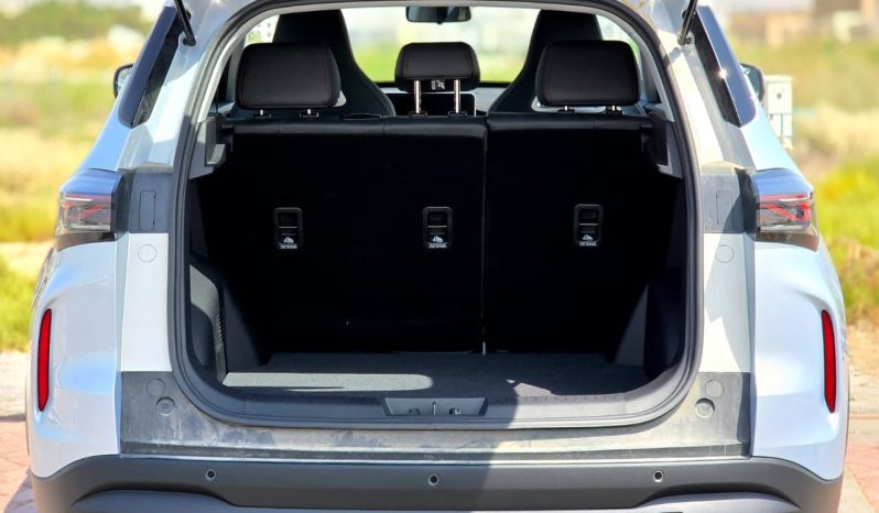 
								TIGGO 4 PRO – 1.5L – LUXURY SPECS – GCC – 2026 MODEL – SILVER INSIDE BLACK/RED – GCC SPECS full									