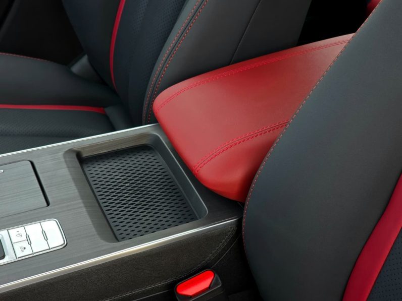 TIGGO 4 PRO – 1.5L – LUXURY SPECS – GCC – 2026 MODEL – GRAY INSIDE BLACK/RED – GCC SPECS