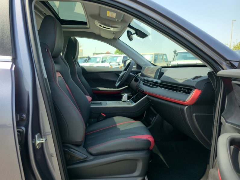 TIGGO 4 PRO – 1.5L – LUXURY SPECS – GCC – 2026 MODEL – GRAY INSIDE BLACK/RED – GCC SPECS