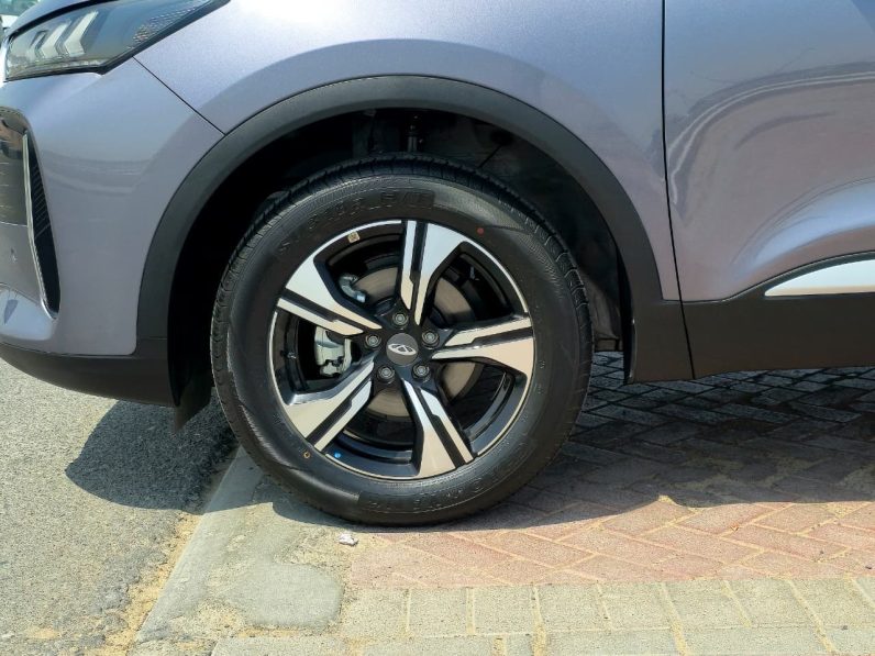 TIGGO 4 PRO – 1.5L – LUXURY SPECS – GCC – 2026 MODEL – GRAY INSIDE BLACK/RED – GCC SPECS