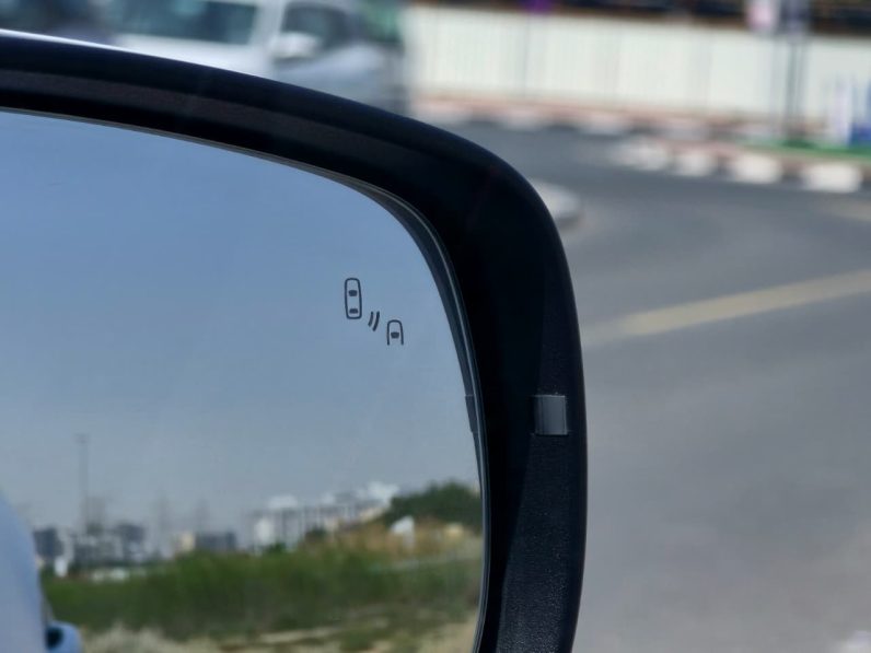 TIGGO 4 PRO – 1.5L – LUXURY SPECS – GCC – 2026 MODEL – GRAY INSIDE BLACK/RED – GCC SPECS