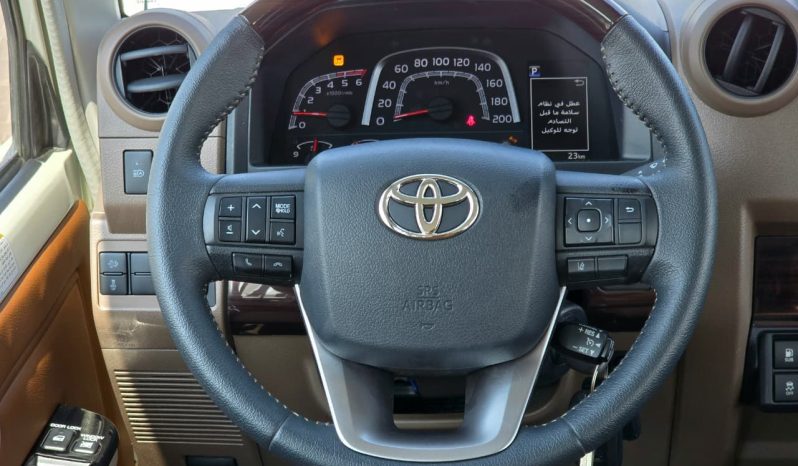 
								TOYOTA LC76 2.8T – Z A/T – FULL OPTIONS – 2025 MODEL – WHITE INSIDE TAN – GCC SPECS full									