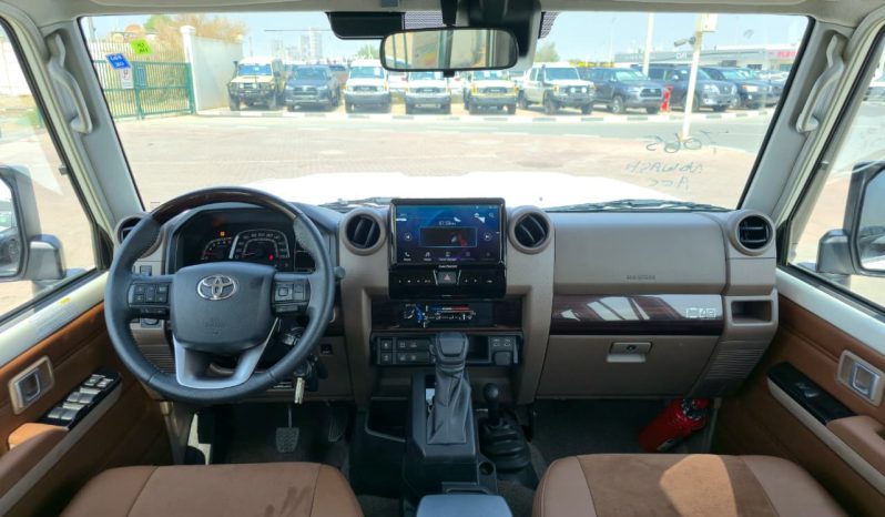 
								TOYOTA LC76 2.8T – Z A/T – FULL OPTIONS – 2025 MODEL – WHITE INSIDE TAN – GCC SPECS full									