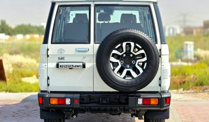 
								TOYOTA LC76 2.8T – Z A/T – FULL OPTIONS – 2025 MODEL – WHITE INSIDE TAN – GCC SPECS full									