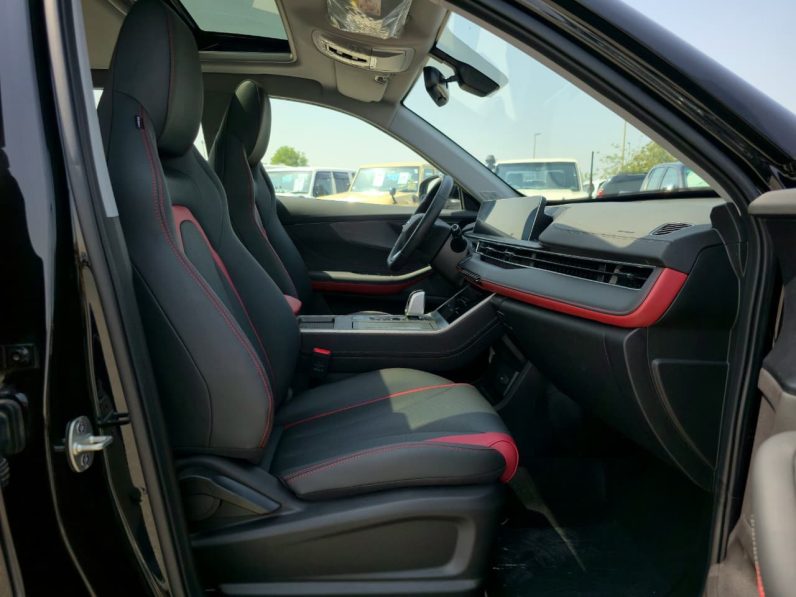 TIGGO 4 PRO – 1.5L – LUXURY SPECS – GCC – 2026 MODEL – BLACK INSIDE BLACK/RED – GCC SPECS